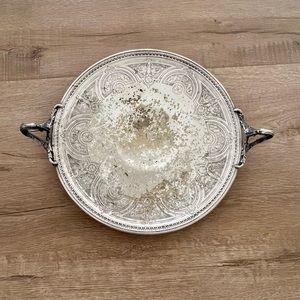 Vintage‎ Meriden S.P. Co. 779 Silverplate Handled Serving Tray Platter 10”